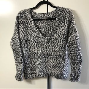 MANDEES popcorn fuzzy sweater